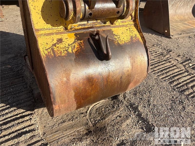 CAT 322L Kāpurķēžu ekskavatori