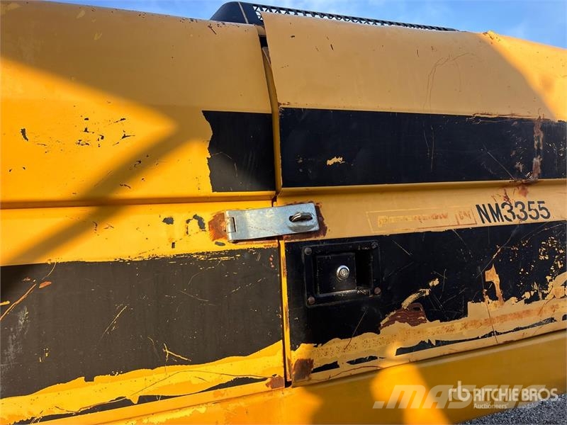 CAT 322L Kāpurķēžu ekskavatori