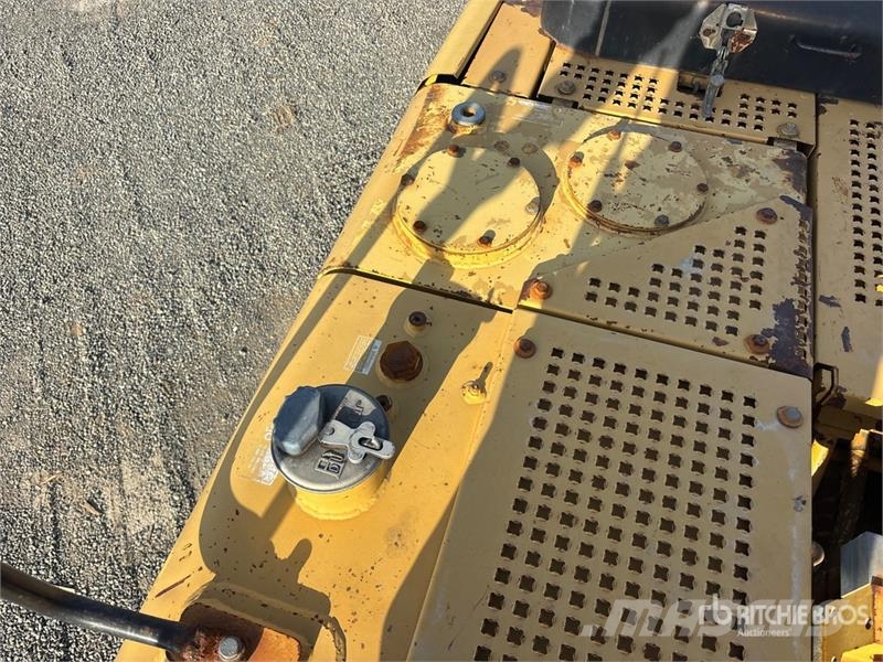CAT 322L Kāpurķēžu ekskavatori