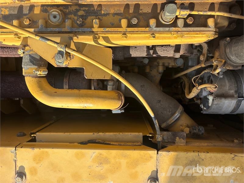 CAT 322L Kāpurķēžu ekskavatori