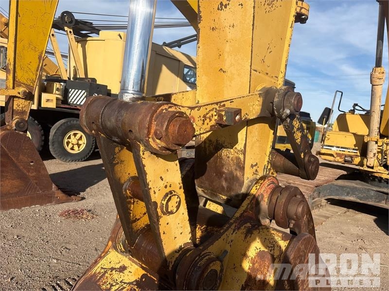 CAT 322L Kāpurķēžu ekskavatori