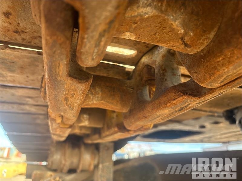 CAT 322L Kāpurķēžu ekskavatori