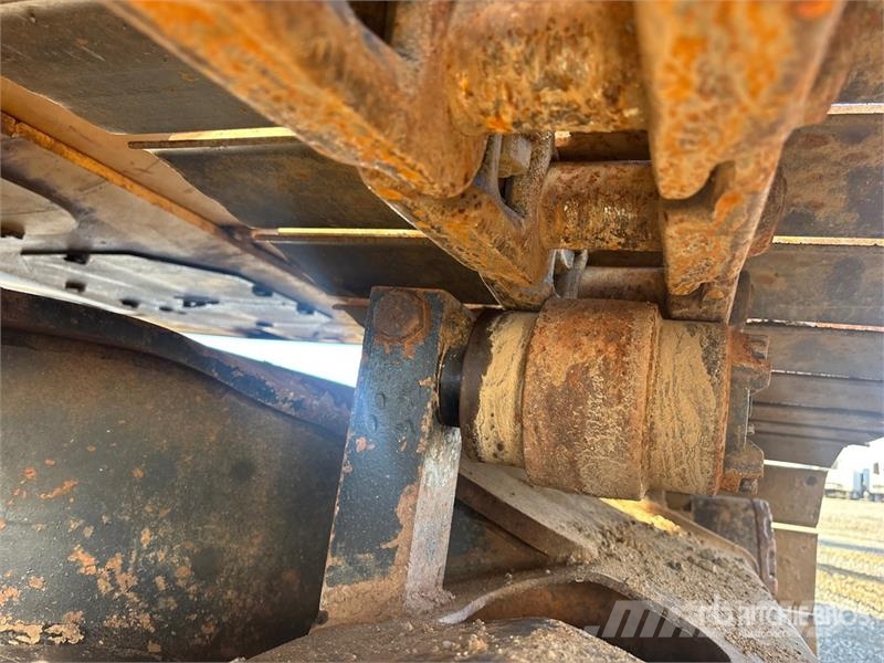 CAT 322L Kāpurķēžu ekskavatori