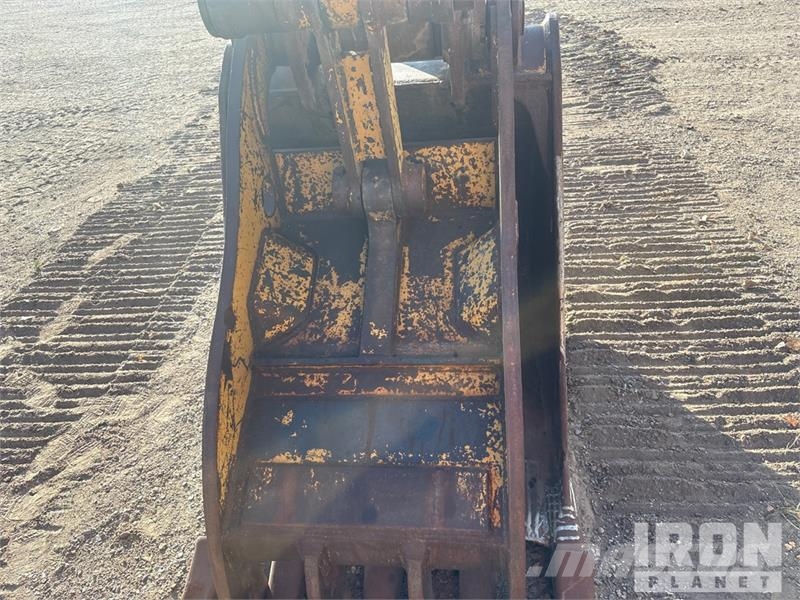 CAT 322L Kāpurķēžu ekskavatori