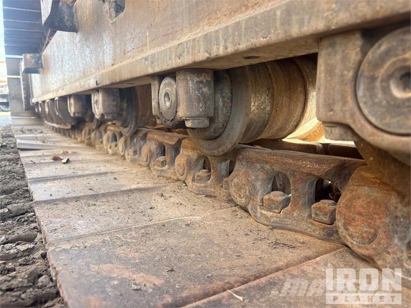 CAT 322L Kāpurķēžu ekskavatori