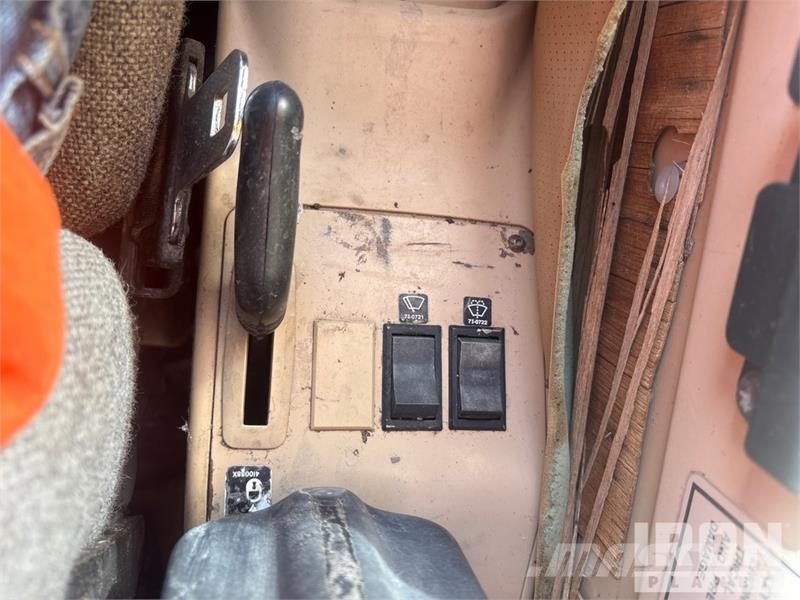 CAT 322L Kāpurķēžu ekskavatori