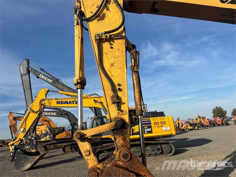 CAT 322L Kāpurķēžu ekskavatori