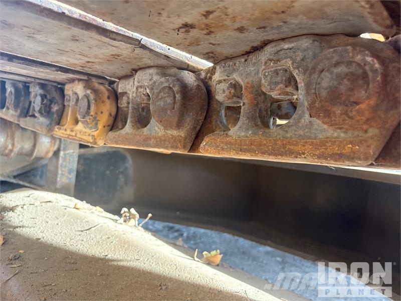 CAT 322L Kāpurķēžu ekskavatori
