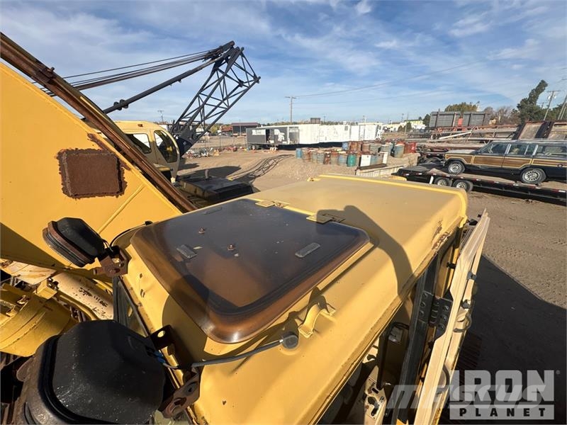 CAT 322L Kāpurķēžu ekskavatori