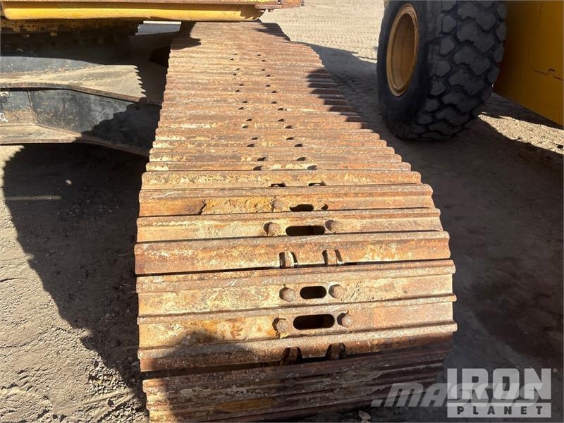 CAT 322L Kāpurķēžu ekskavatori