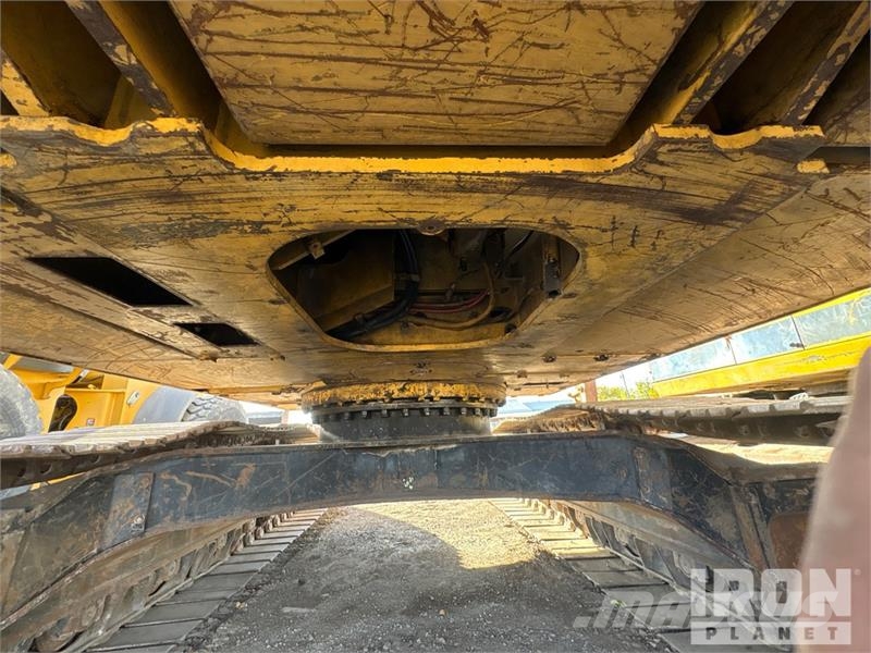 CAT 322L Kāpurķēžu ekskavatori