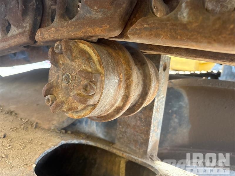 CAT 322L Kāpurķēžu ekskavatori
