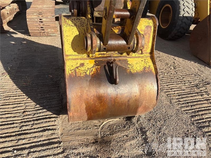 CAT 322L Kāpurķēžu ekskavatori