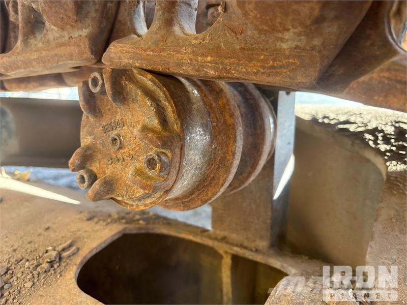 CAT 322L Kāpurķēžu ekskavatori