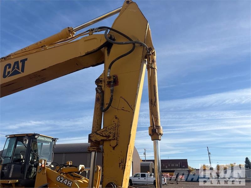 CAT 322L Kāpurķēžu ekskavatori