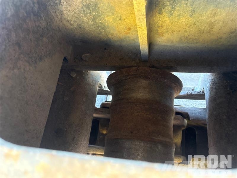 CAT 322L Kāpurķēžu ekskavatori