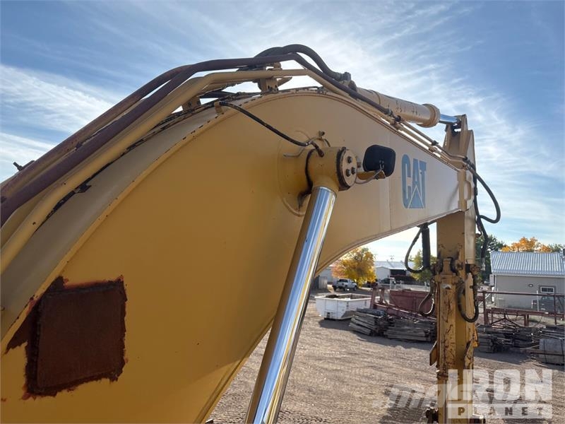 CAT 322L Kāpurķēžu ekskavatori