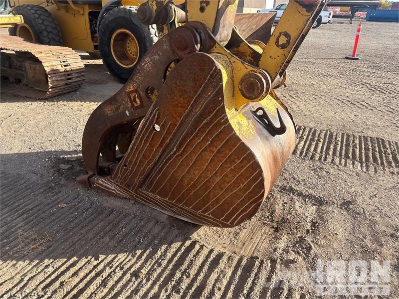 CAT 322L Kāpurķēžu ekskavatori