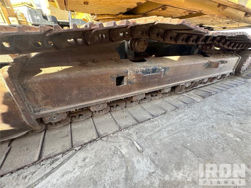 CAT 322L Kāpurķēžu ekskavatori