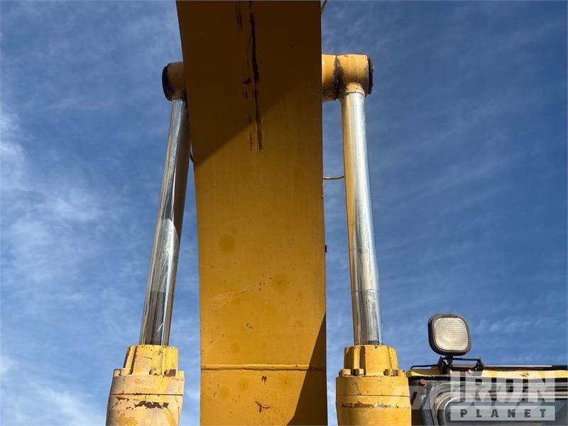 CAT 322L Kāpurķēžu ekskavatori