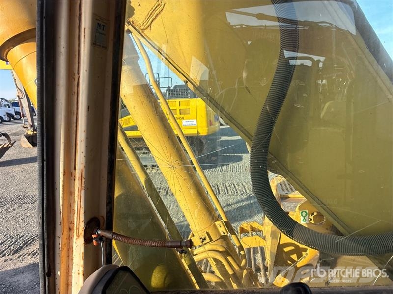 CAT 322L Kāpurķēžu ekskavatori