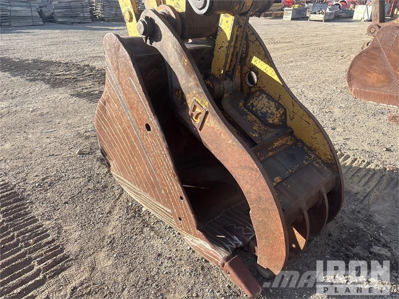 CAT 322L Kāpurķēžu ekskavatori
