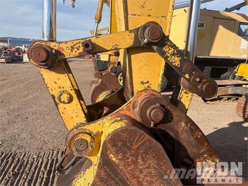CAT 322L Kāpurķēžu ekskavatori