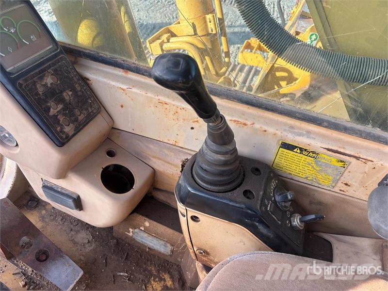 CAT 322L Kāpurķēžu ekskavatori