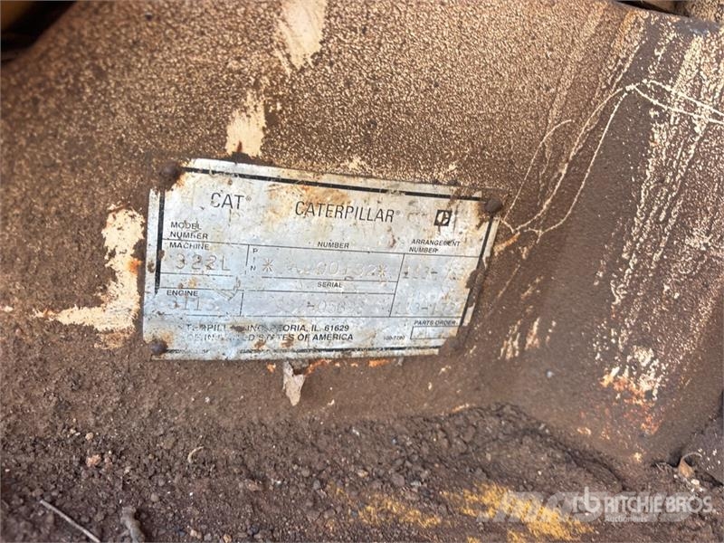 CAT 322L Kāpurķēžu ekskavatori