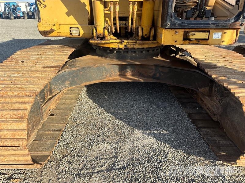 CAT 322L Kāpurķēžu ekskavatori