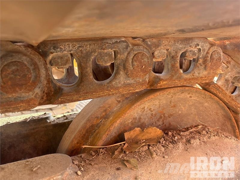 CAT 322L Kāpurķēžu ekskavatori