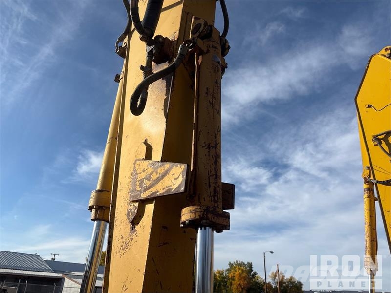 CAT 322L Kāpurķēžu ekskavatori