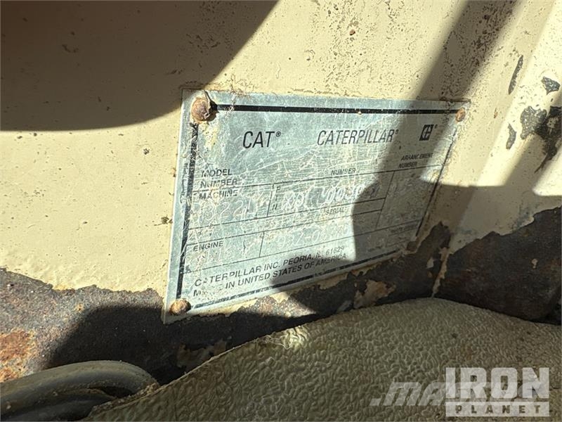 CAT 322L Kāpurķēžu ekskavatori