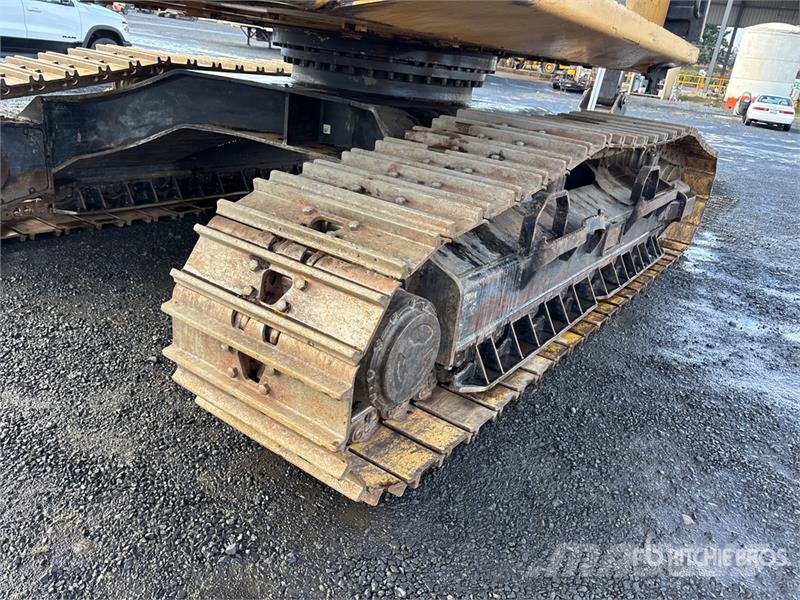 CAT 324DFMLL Heel Boom Log Loader لوادر بذراع مفصلي