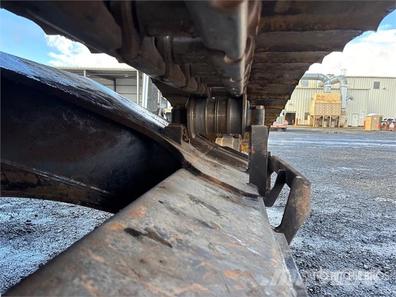 CAT 324DFMLL Heel Boom Log Loader لوادر بذراع مفصلي