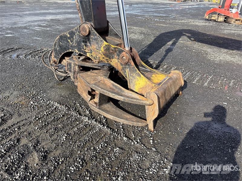 CAT 324DFMLL Heel Boom Log Loader لوادر بذراع مفصلي