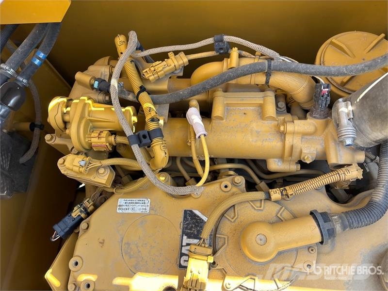 CAT 325 Tracked Excavator Roomikekskavaatorid