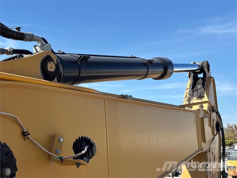 CAT 325 Tracked Excavator Roomikekskavaatorid