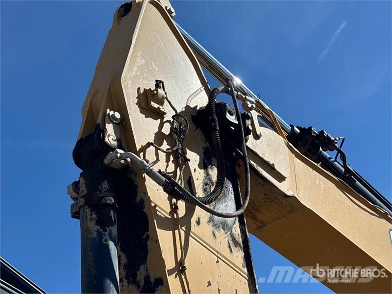 CAT 325 Tracked Excavator Roomikekskavaatorid