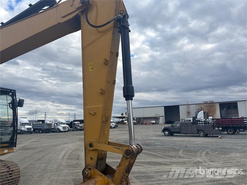 CAT 325 Tracked Excavator Εκσκαφείς με ερπύστριες