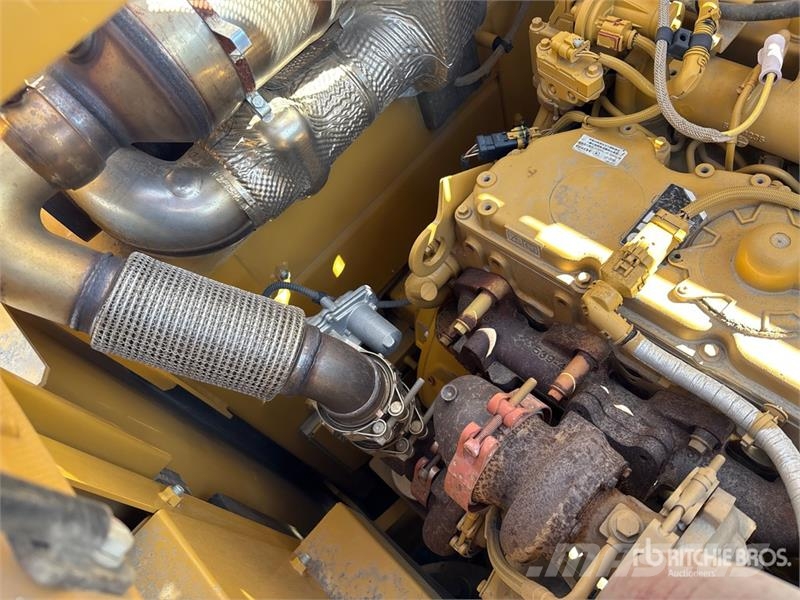 CAT 325 Tracked Excavator Roomikekskavaatorid