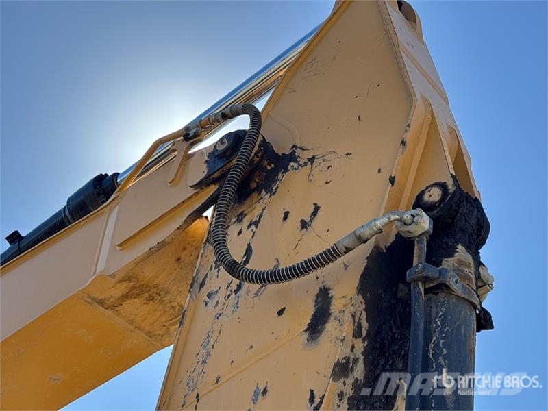 CAT 325 Tracked Excavator Roomikekskavaatorid