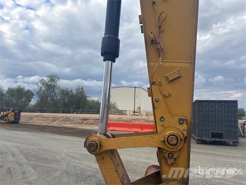 CAT 325 Tracked Excavator Εκσκαφείς με ερπύστριες