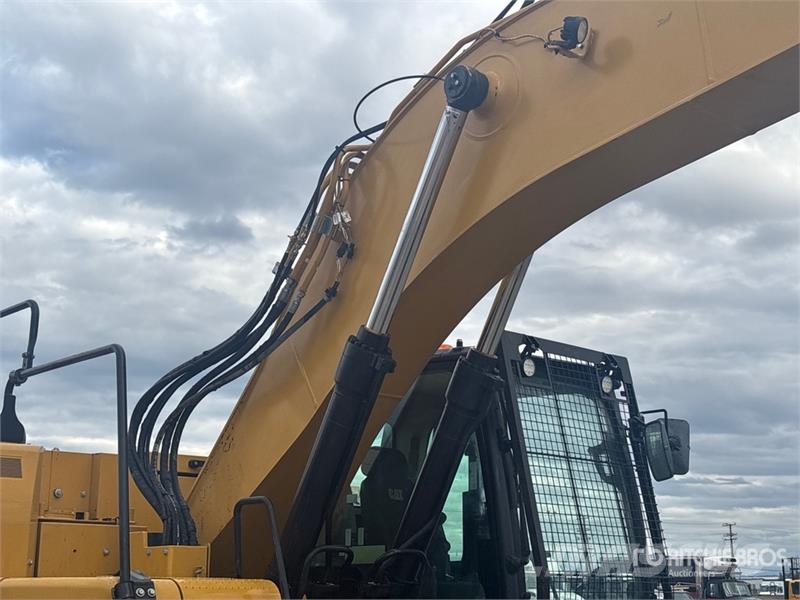 CAT 325 Tracked Excavator Εκσκαφείς με ερπύστριες