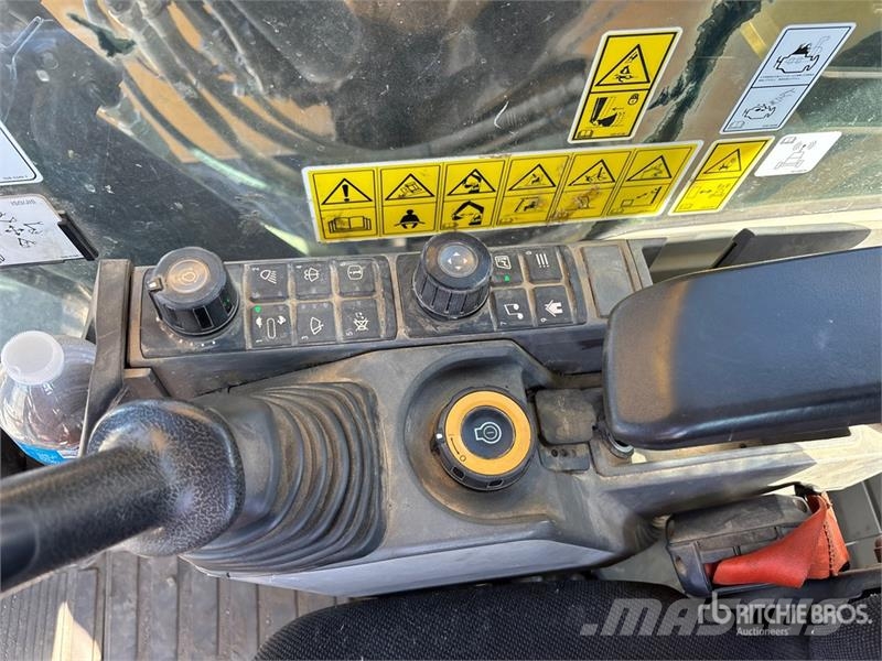 CAT 325 Tracked Excavator Roomikekskavaatorid
