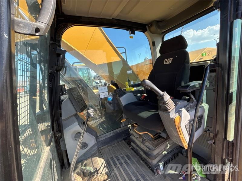 CAT 325 Tracked Excavator Roomikekskavaatorid