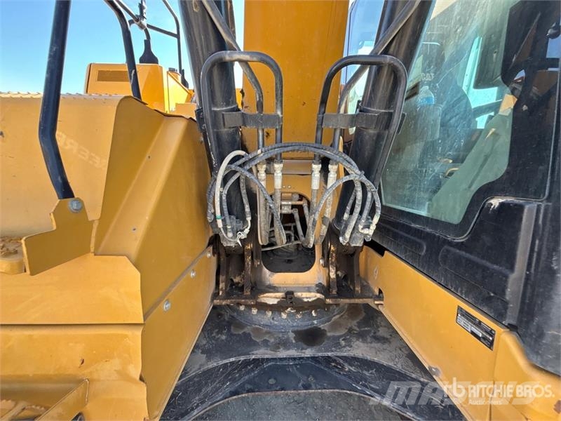 CAT 325 Tracked Excavator Roomikekskavaatorid