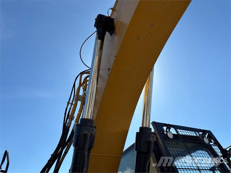 CAT 325 Tracked Excavator Roomikekskavaatorid