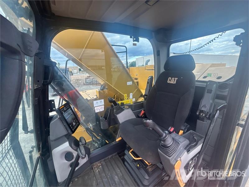 CAT 325 Tracked Excavator Εκσκαφείς με ερπύστριες