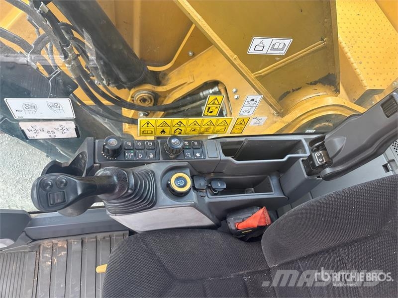 CAT 325 Tracked Excavator Εκσκαφείς με ερπύστριες
